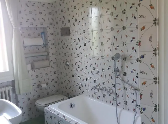 Relais Lola Болонья